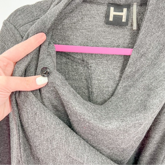 H By Bordeaux asymmetrical gray sweater - Picture 5 of 5